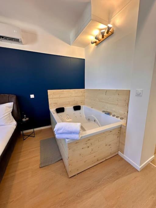 Britich 3D: Suite Spa Prive, Clim, Thermal/Artem Nancy Exterior foto
